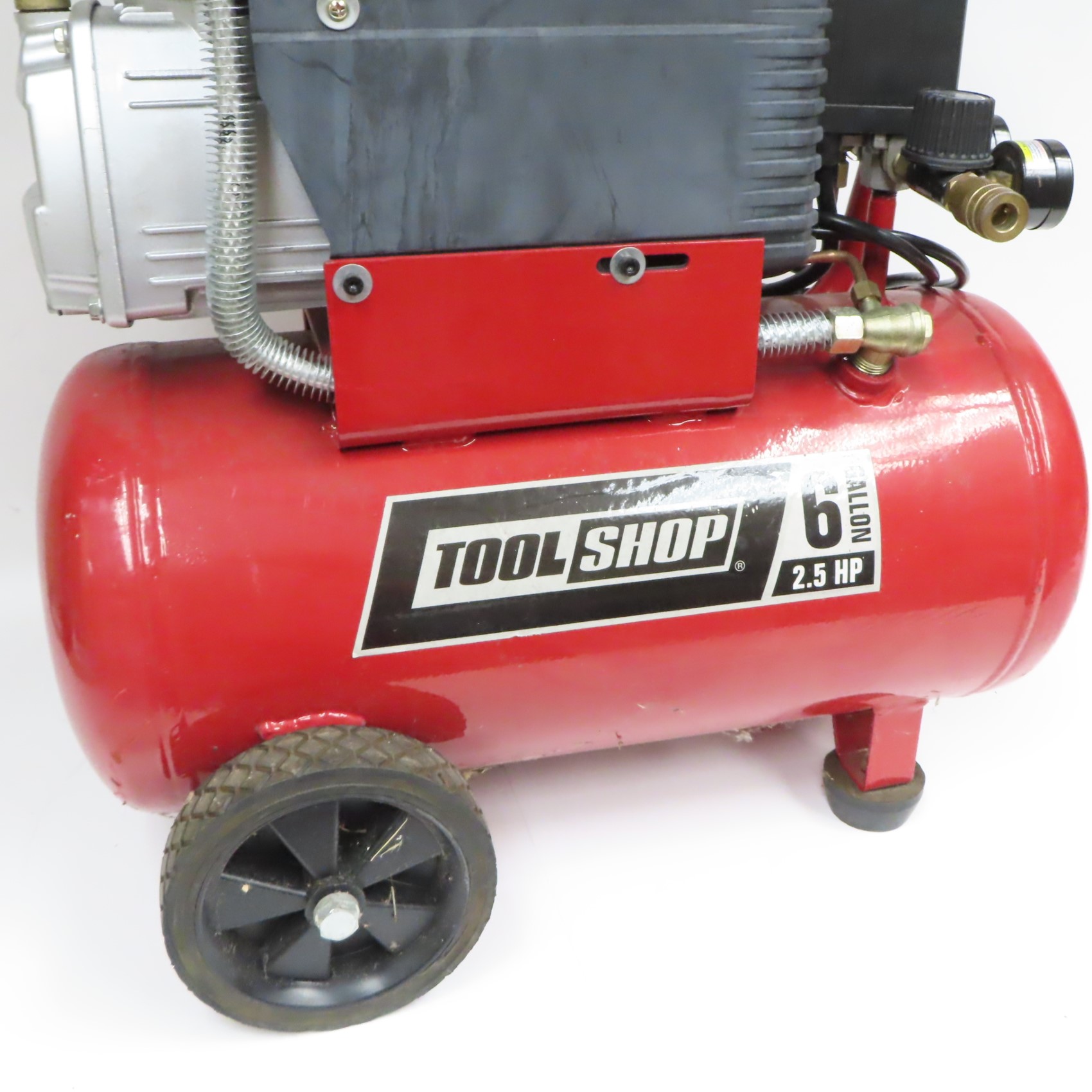 An application scenario or product detail of 120v portable air compressor - Image 8