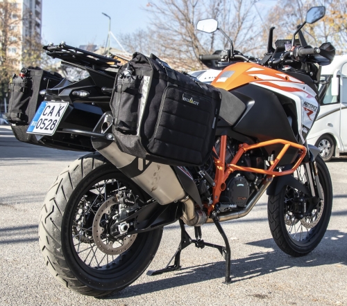 An application scenario or product detail of adventure bike panniers - Image 11