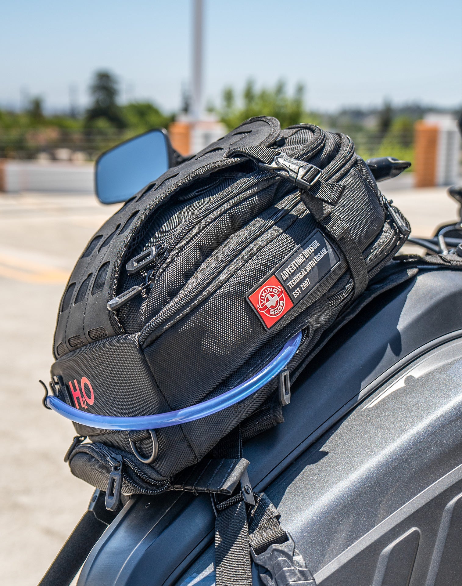 An application scenario or product detail of adventure bike tank bag - Image 19