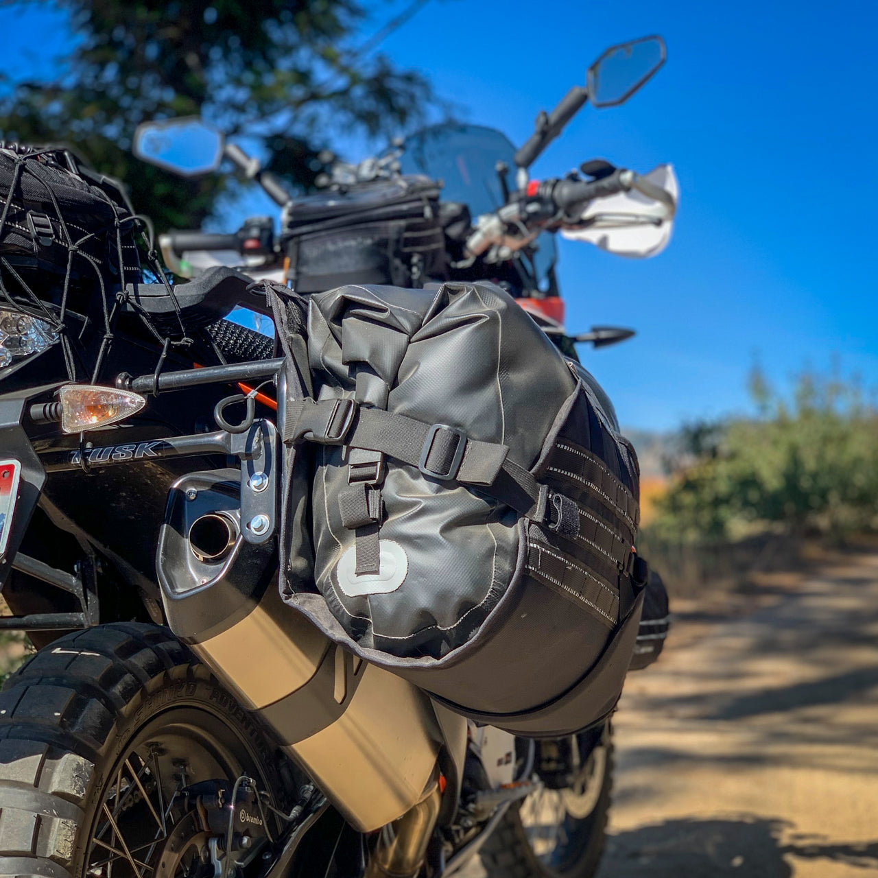 An application scenario or product detail of adventure saddlebags - Image 6