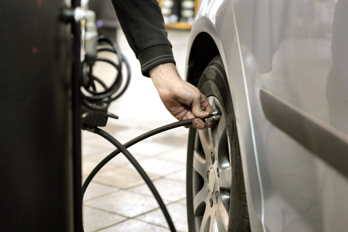 An application scenario or product detail of air for car tires near me - Image 17