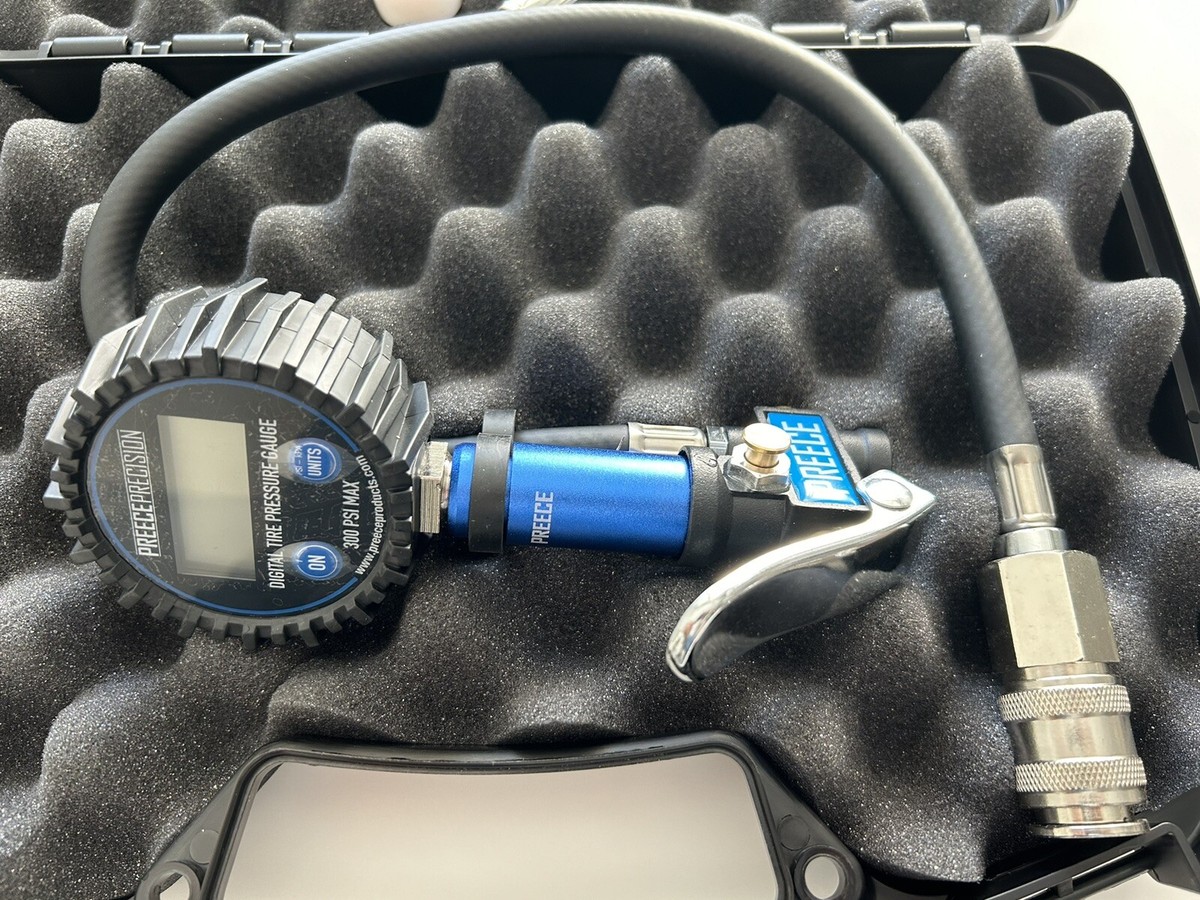 An application scenario or product detail of air pressure gauge and inflator - Image 13