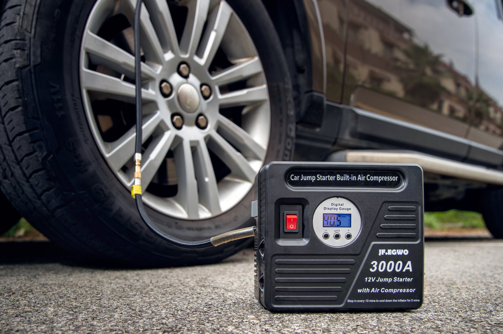 An application scenario or product detail of air pump on car - Image 15