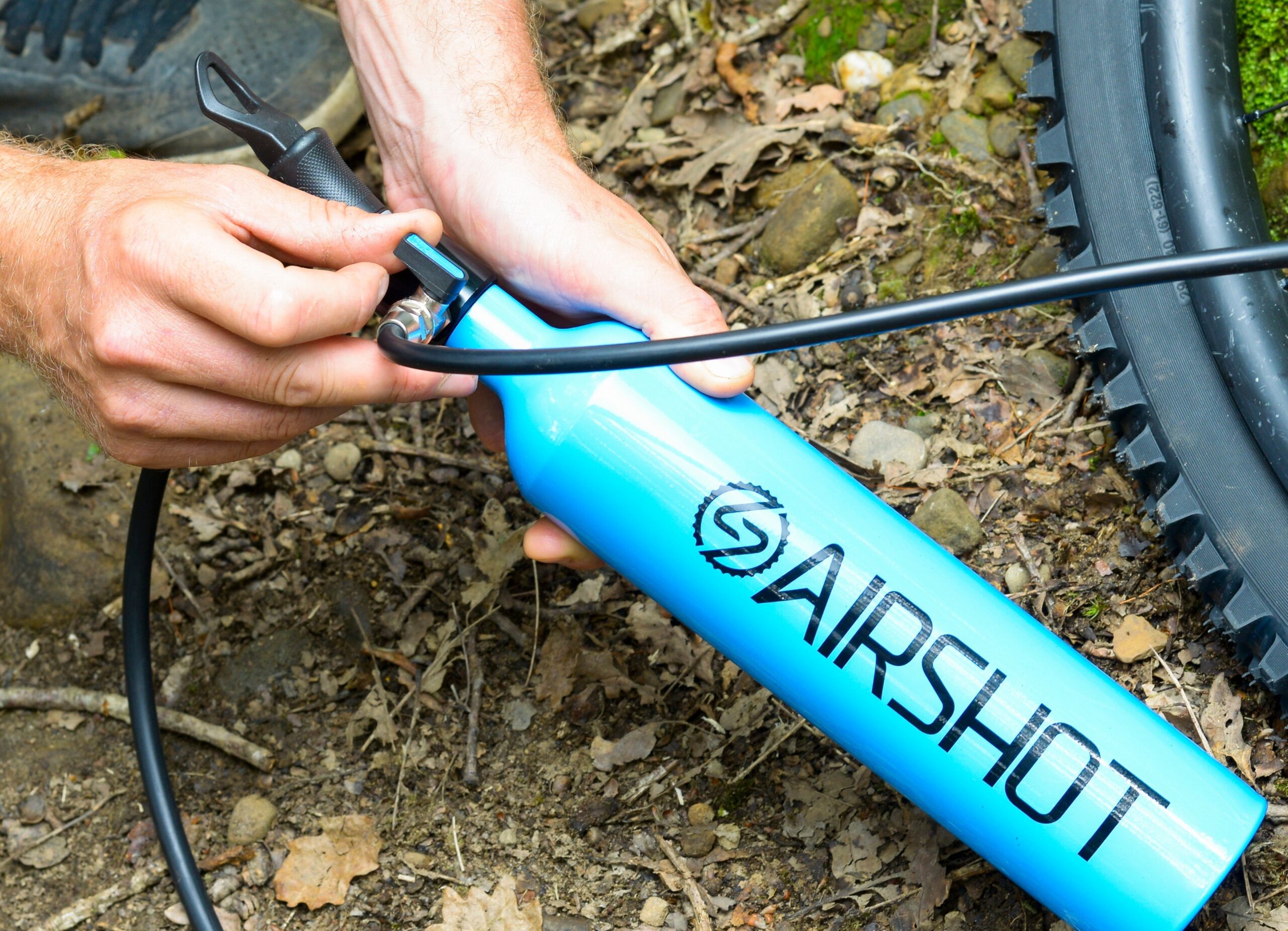 An application scenario or product detail of airshot tubeless tire inflator - Image 17