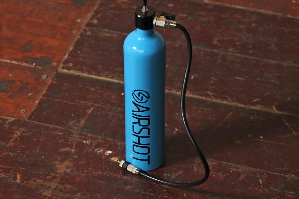 An application scenario or product detail of airshot tubeless tire inflator - Image 20