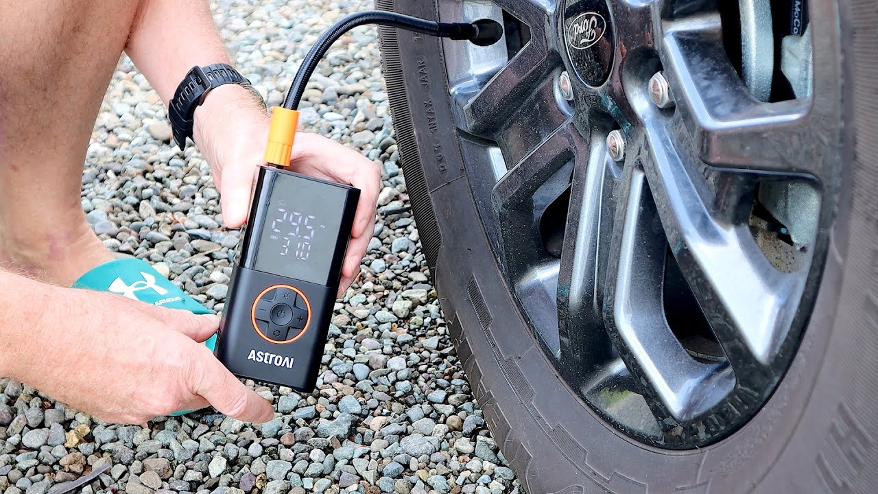 An application scenario or product detail of astroai l7 tire inflator - Image 10