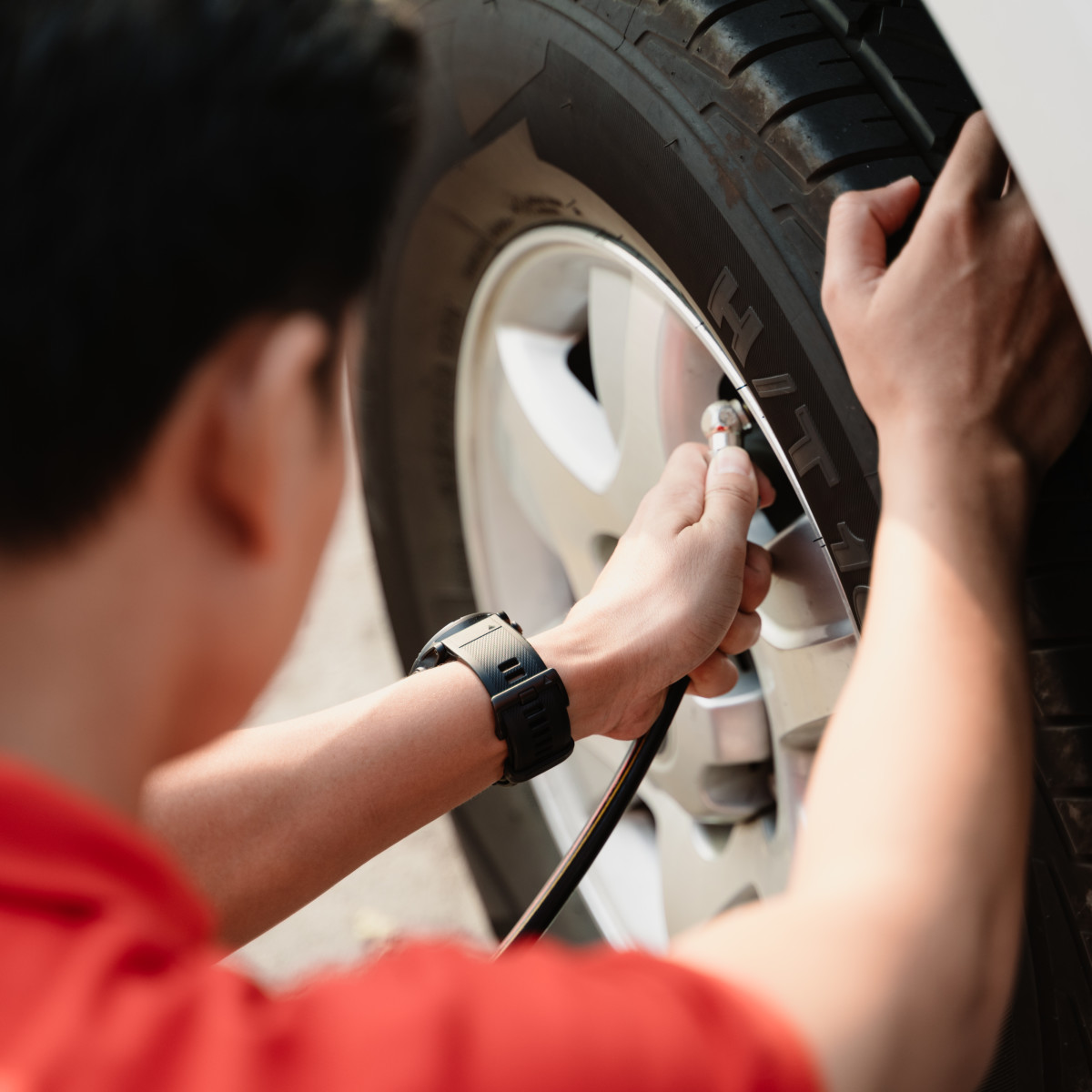 An application scenario or product detail of auto air tire inflator reviews - Image 14