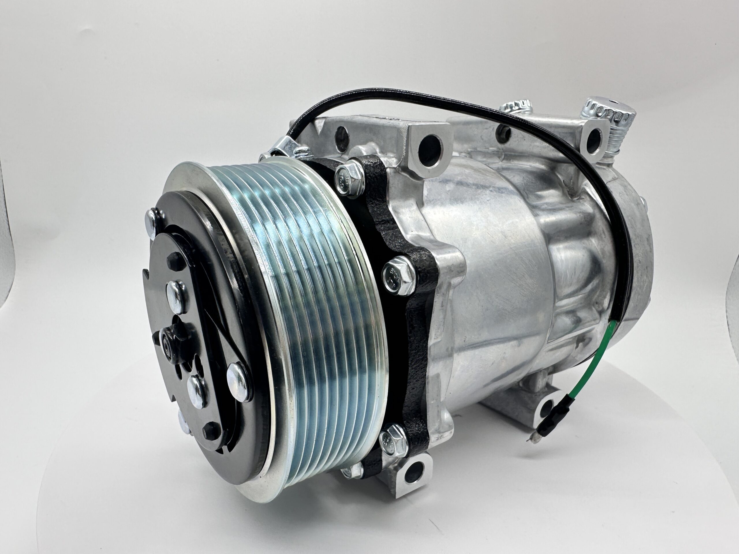 An application scenario or product detail of automotive compressor - Image 6