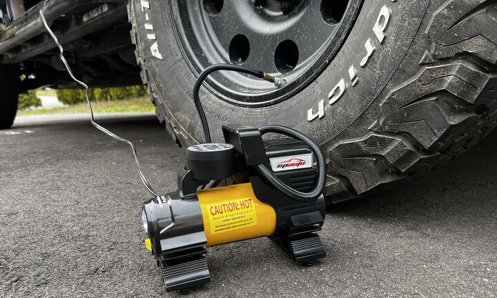 An application scenario or product detail of automotive portable air pump - Image 20