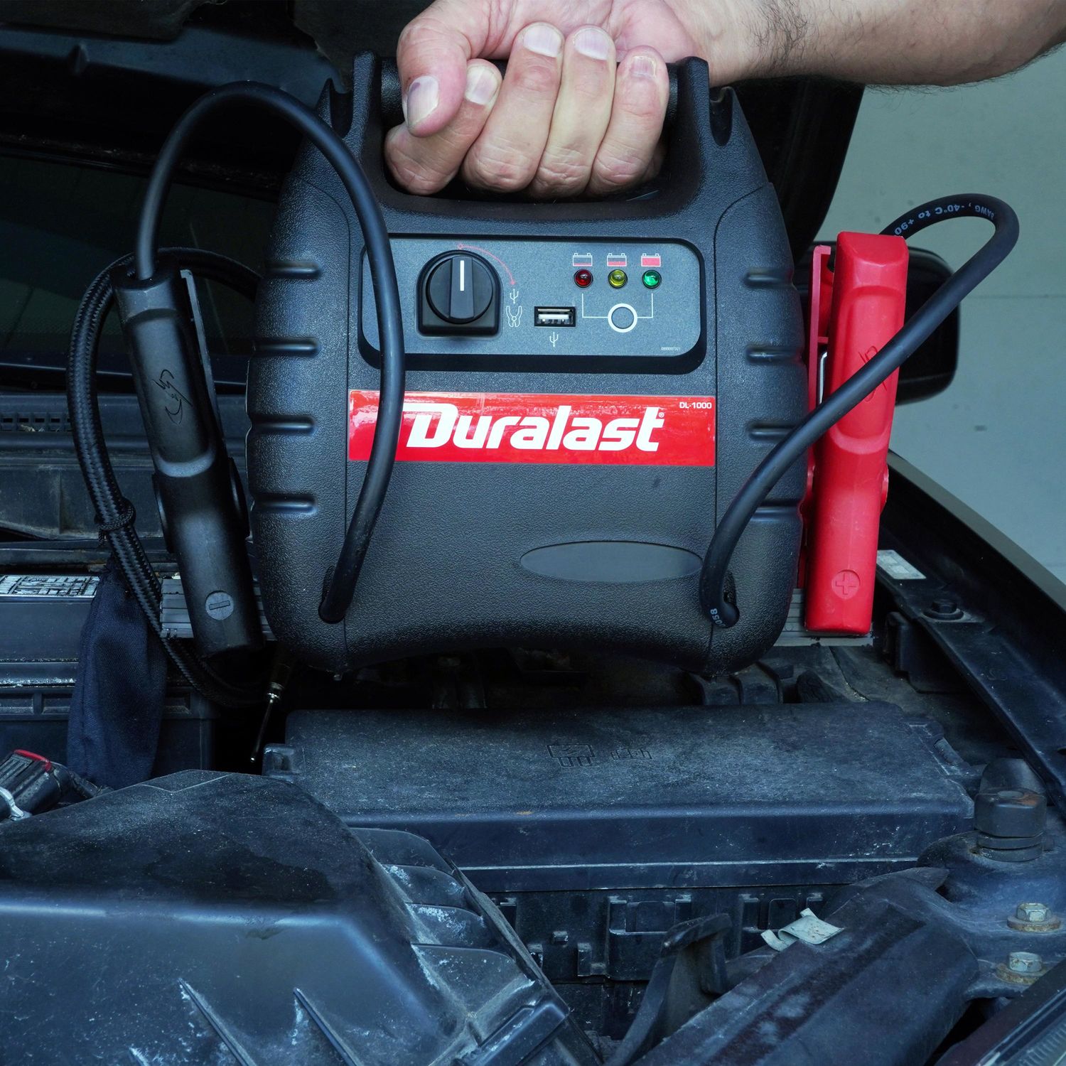An application scenario or product detail of autozone jump starter with air compressor - Image 14