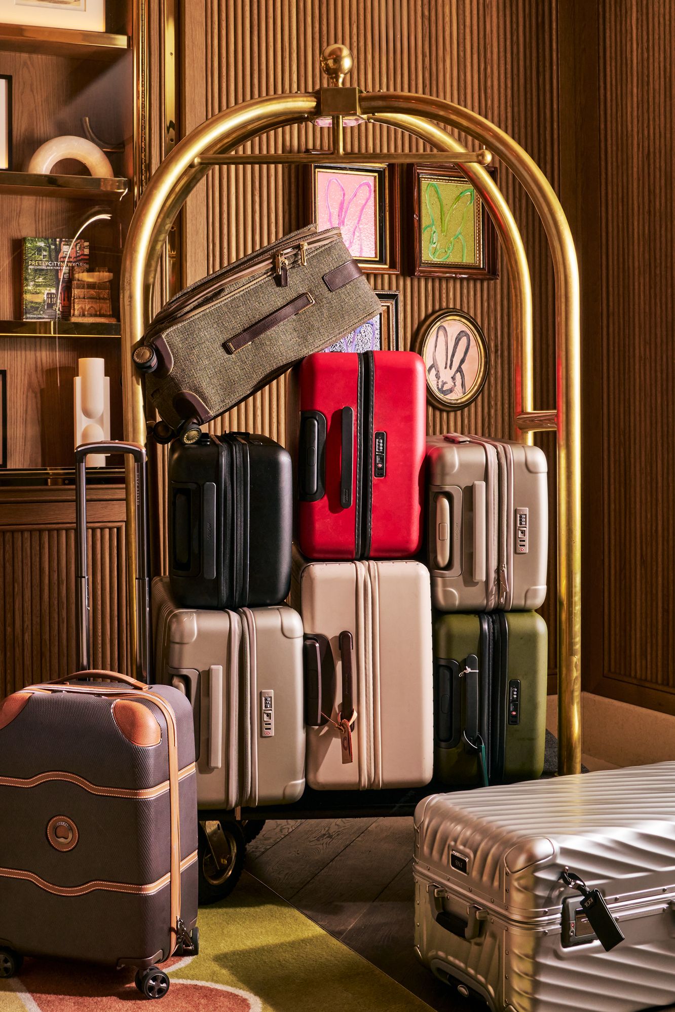 An application scenario or product detail of best adventure luggage - Image 15