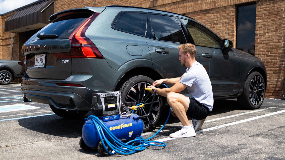 An application scenario or product detail of best air inflator for car - Image 6