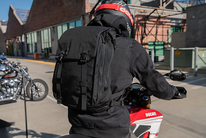 An application scenario or product detail of best bag for motorcycle - Image 4