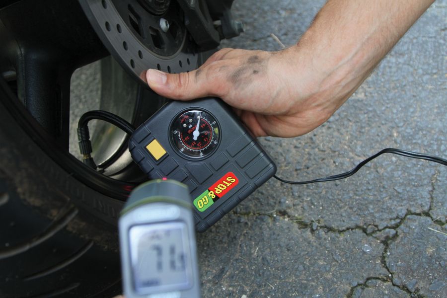 An application scenario or product detail of best motorcycle tire inflator - Image 2