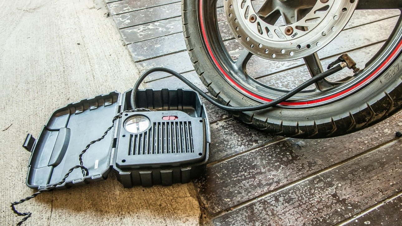 An application scenario or product detail of best tire pump for car - Image 16