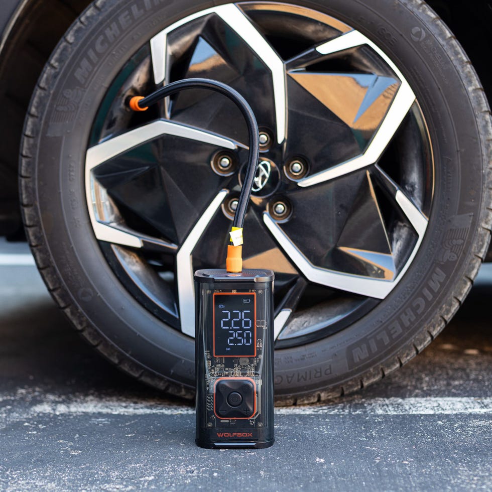 An application scenario or product detail of best tire pumps for cars - Image 6