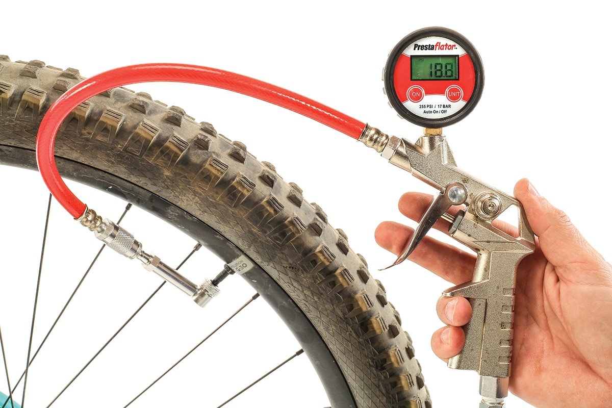 An application scenario or product detail of bicycle tire inflator - Image 20