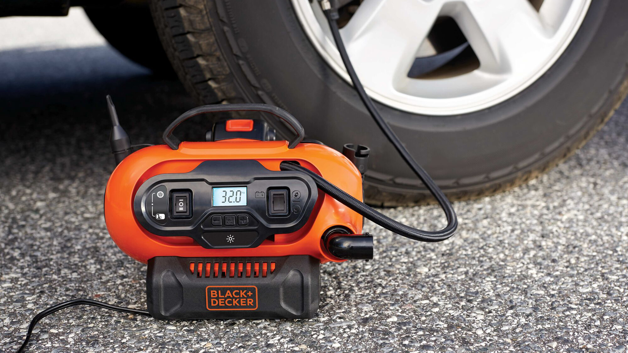 An application scenario or product detail of black and decker tire inflator - Image 18