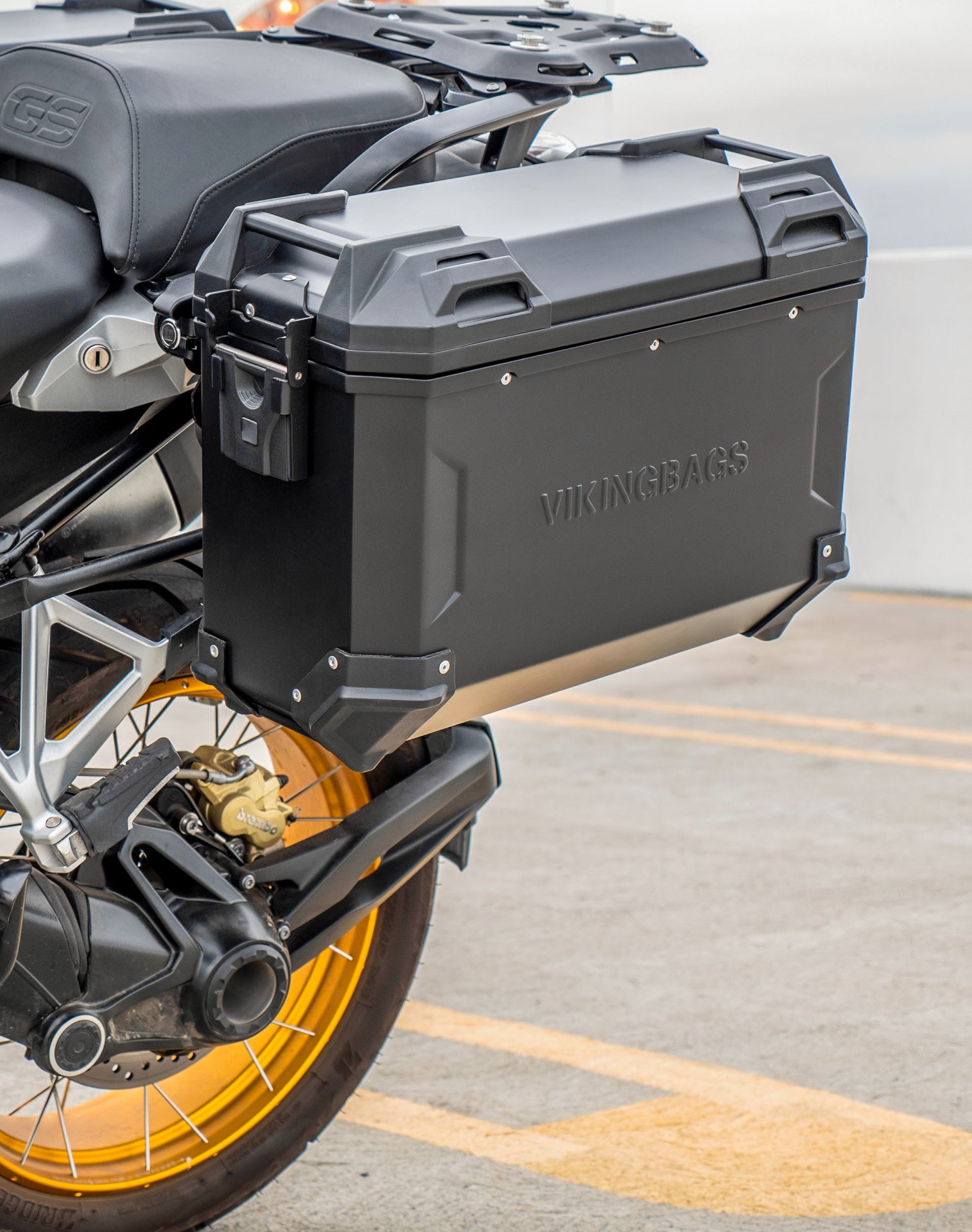 An application scenario or product detail of bmw luggage motorcycle - Image 18