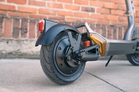 An application scenario or product detail of can target inflate scooter tires - Image 15