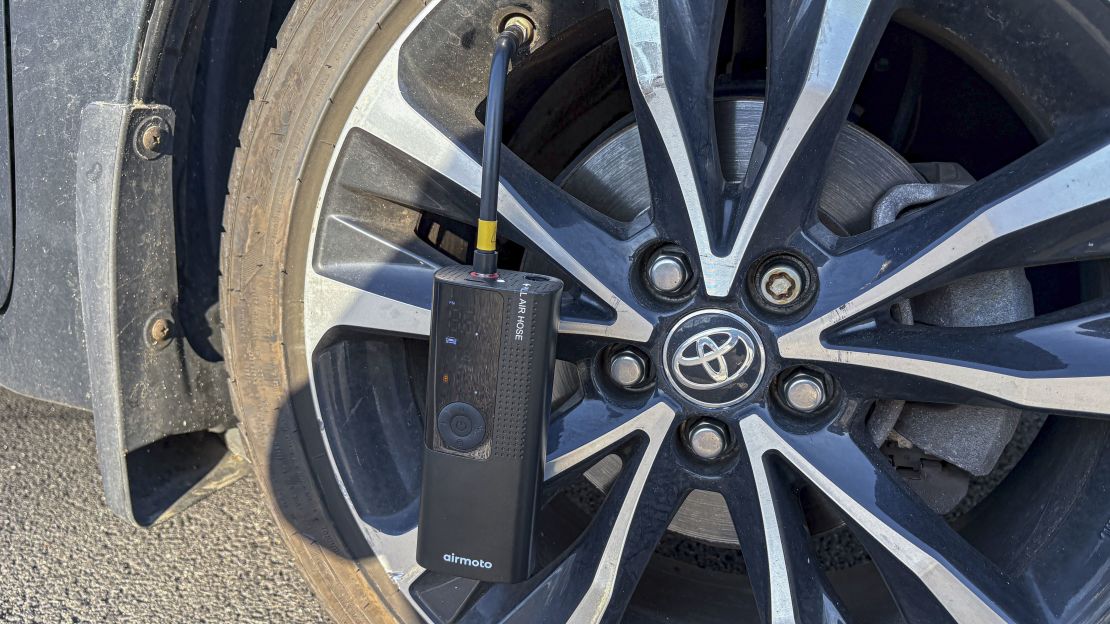 An application scenario or product detail of car tire air pump reviews - Image 15