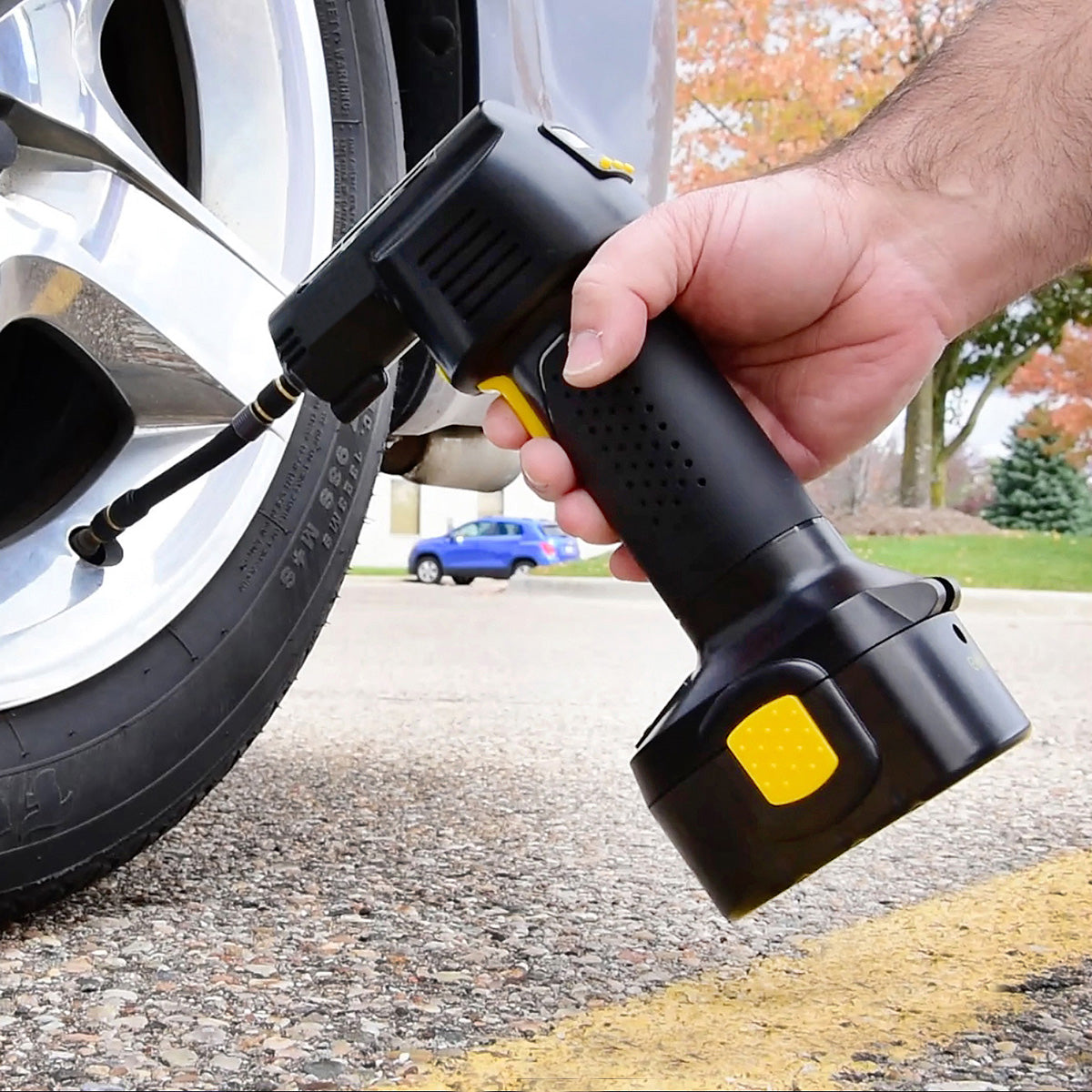 An application scenario or product detail of car tire pumper - Image 2