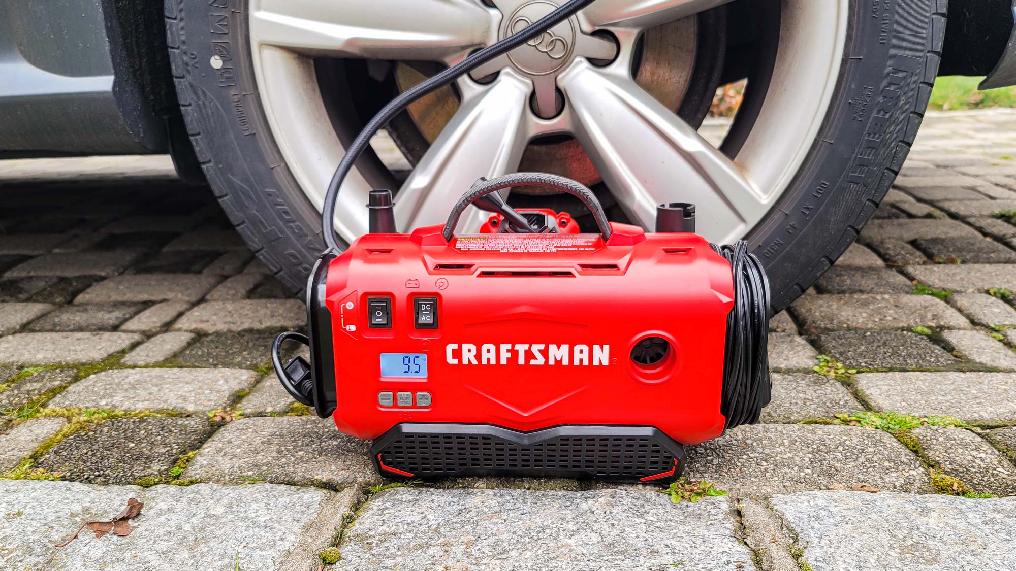 An application scenario or product detail of craftsman tire inflator cordless - Image 14