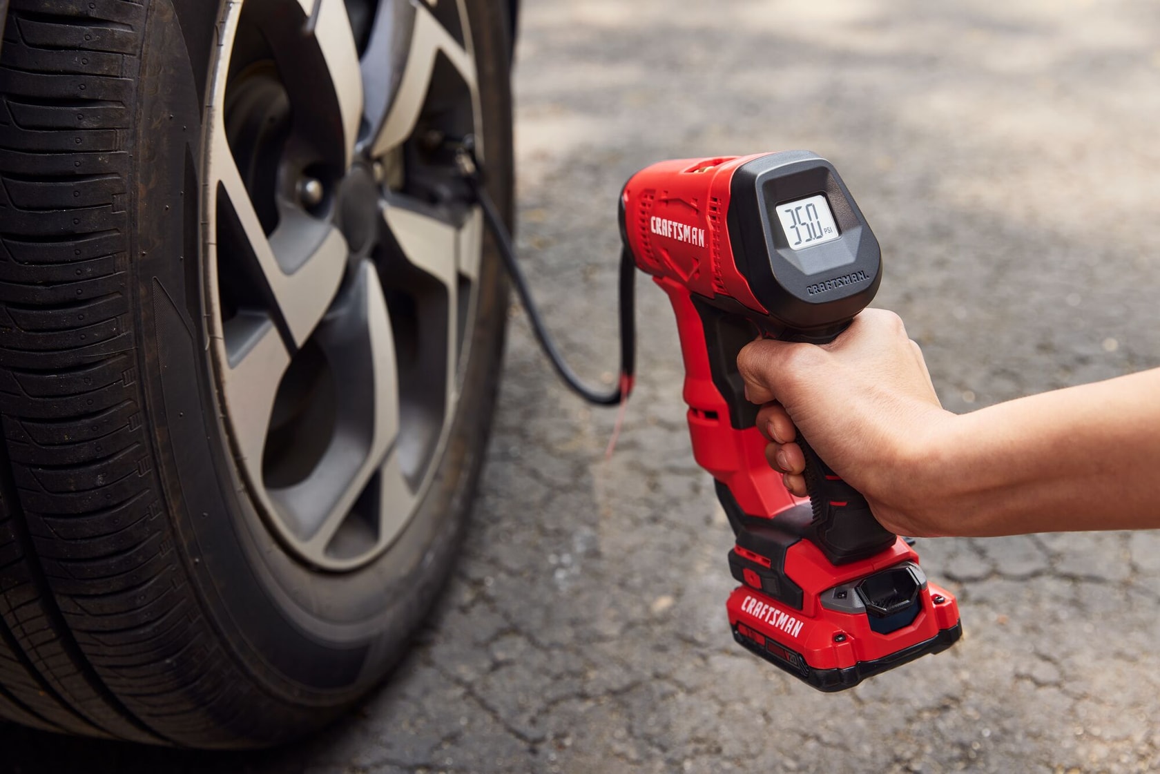 An application scenario or product detail of craftsman tire inflator cordless - Image 22