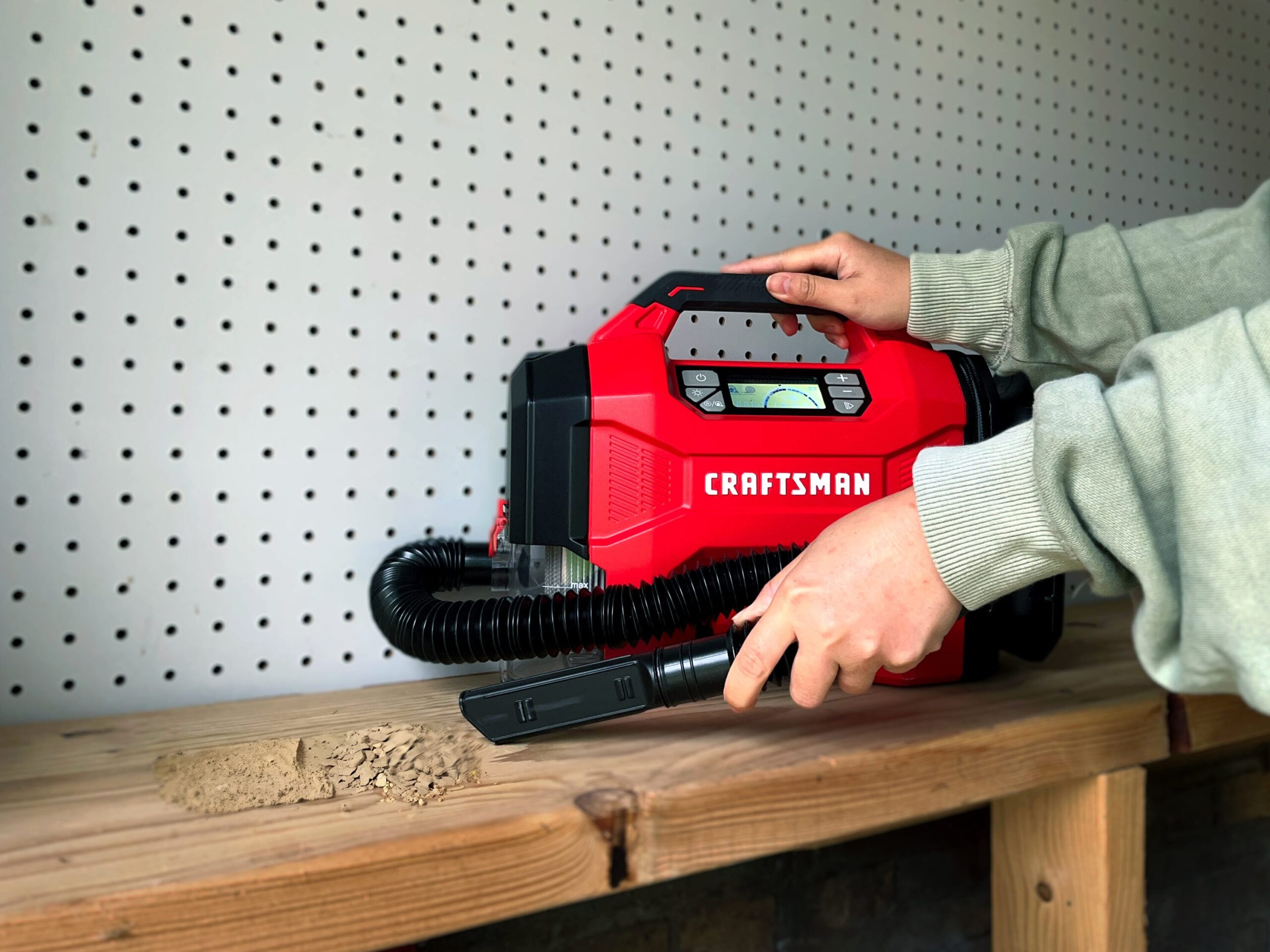 An application scenario or product detail of craftsman v20 tire inflator - Image 13