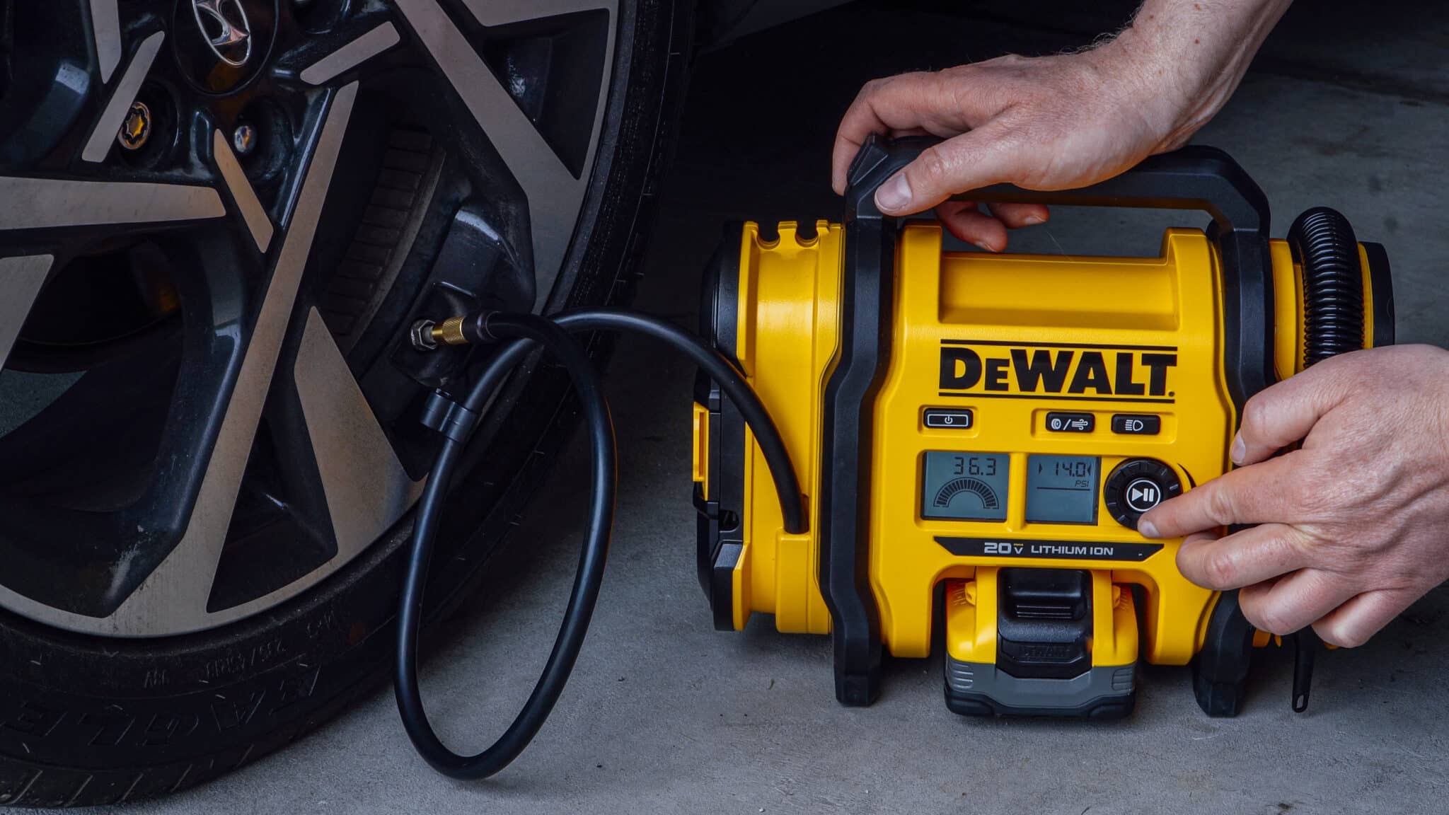 An application scenario or product detail of dewalt battery tire inflator - Image 16