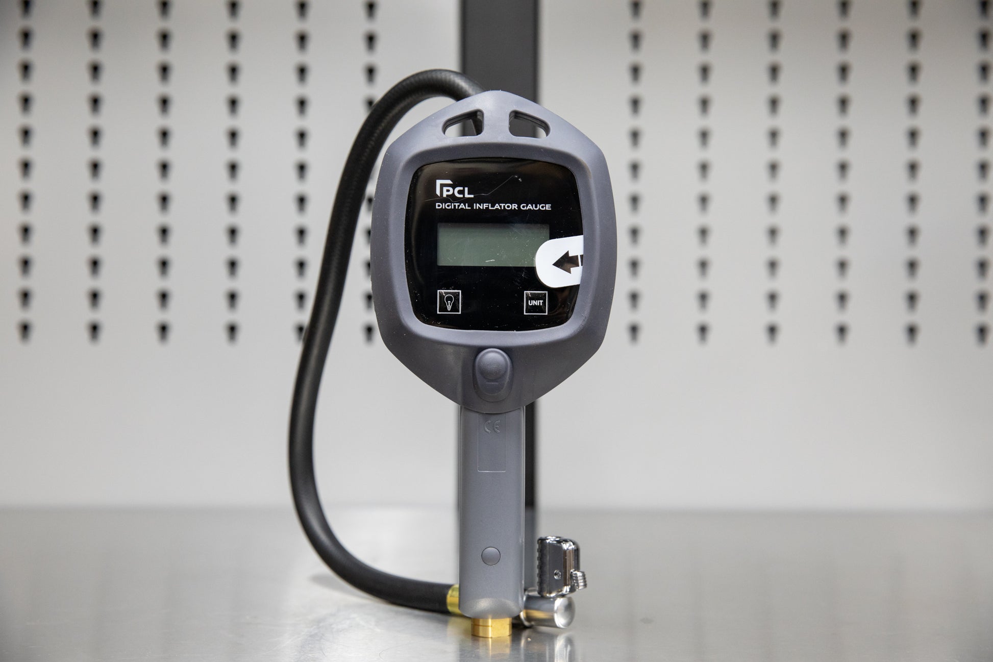 An application scenario or product detail of digital tire inflator gauge - Image 21
