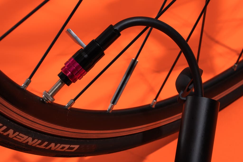 An application scenario or product detail of floor pump for car tires - Image 17