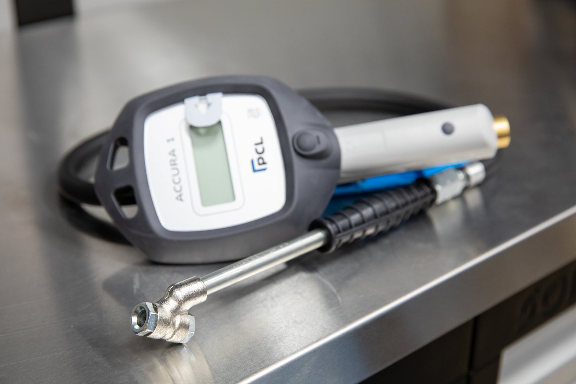 An application scenario or product detail of home tyre inflator - Image 13