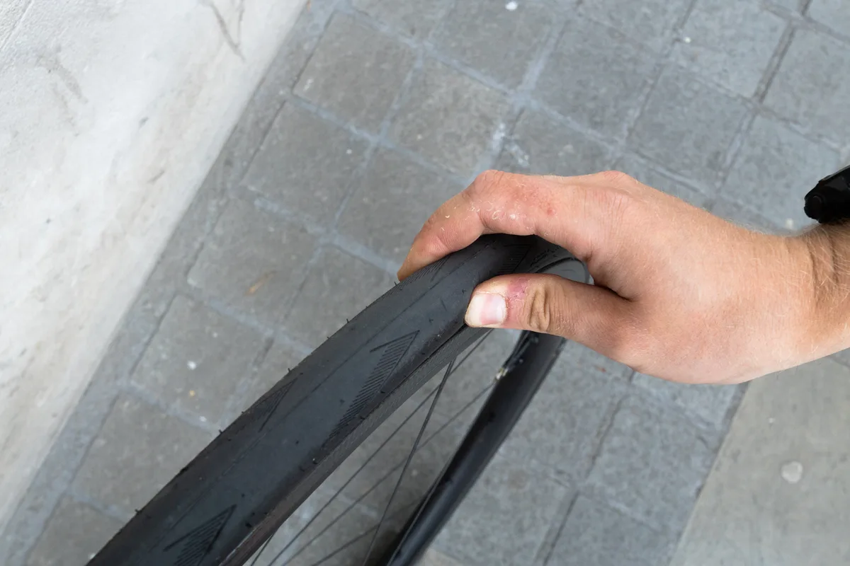 An application scenario or product detail of how to inflate a road bike tire - Image 18