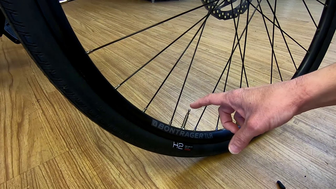 An application scenario or product detail of how to inflate bike tire presta valve - Image 14