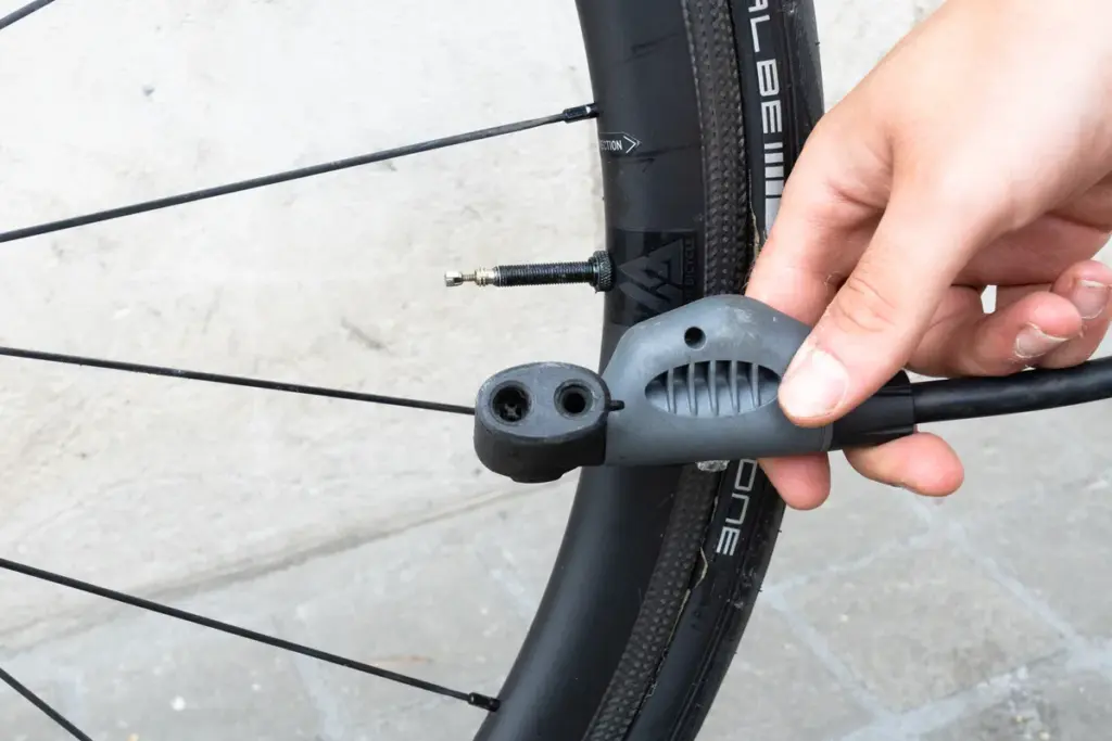 Featured image for the how to inflate bike tire presta valve guide
