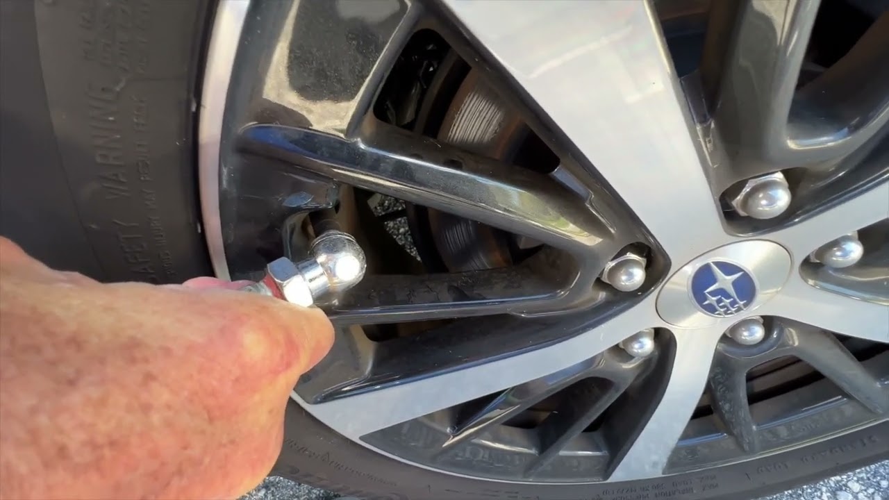 An application scenario or product detail of how to inflate car tires at home - Image 17