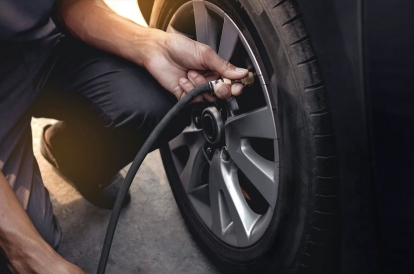 An application scenario or product detail of how to inflate car tires at home - Image 23