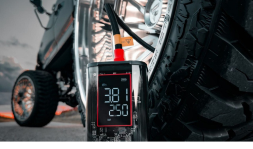 An application scenario or product detail of how to use a tire inflator - Image 15
