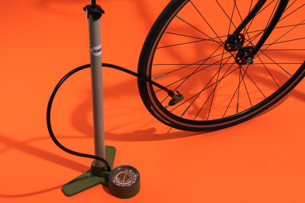 An application scenario or product detail of inflate bike tire - Image 17