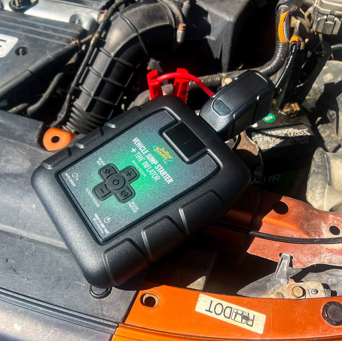 An application scenario or product detail of jump start tire inflator - Image 10