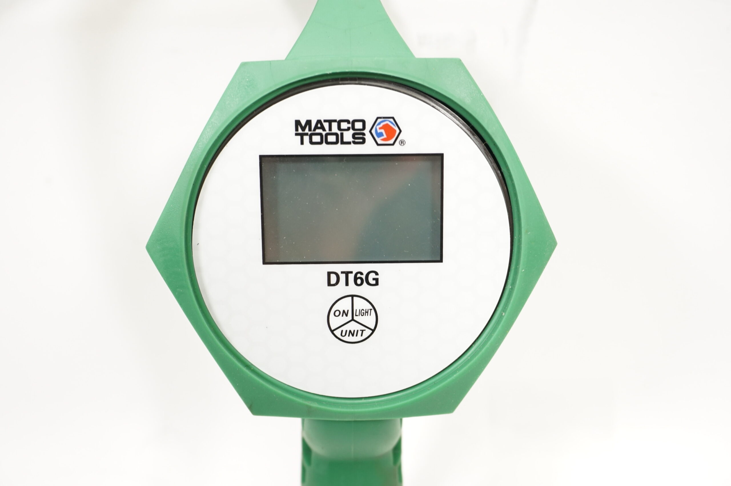 An application scenario or product detail of matco tools tire inflator - Image 3