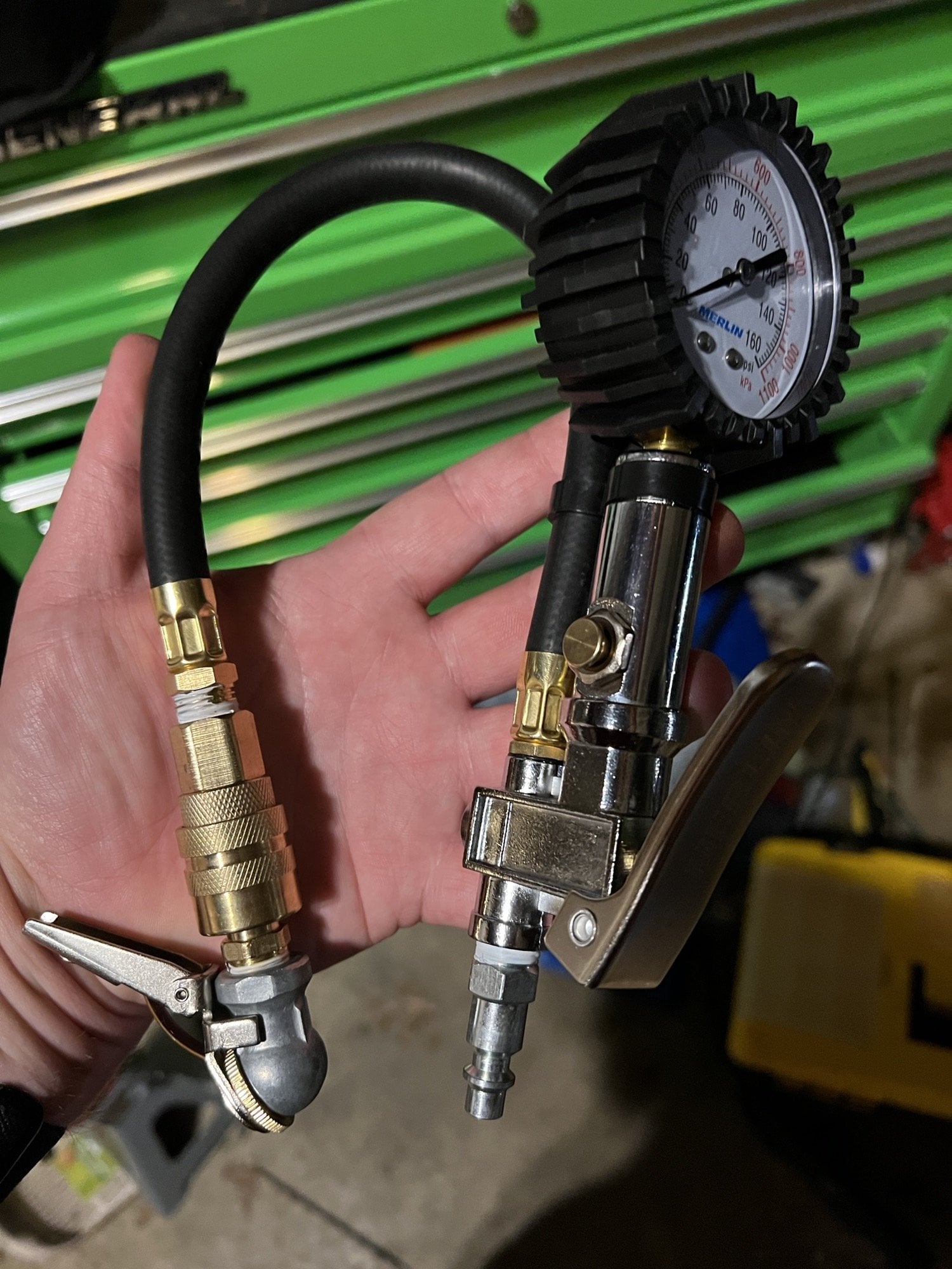 An application scenario or product detail of merlin tire pressure gauge - Image 19