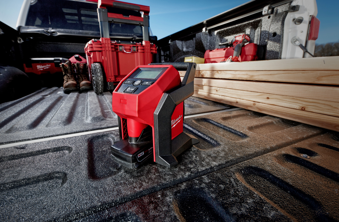 An application scenario or product detail of milwaukee tools tire inflator - Image 6