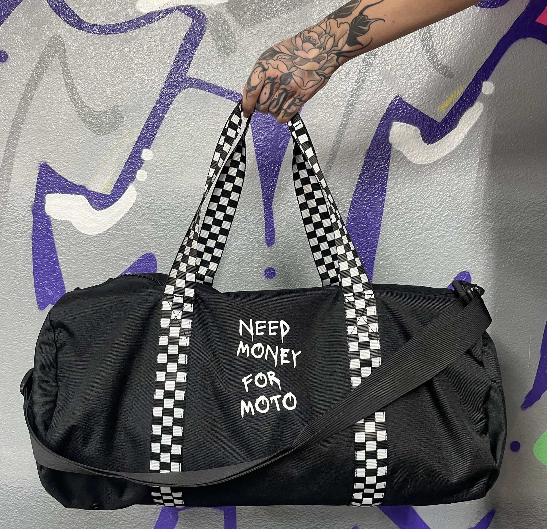 An application scenario or product detail of moto duffle bag - Image 14