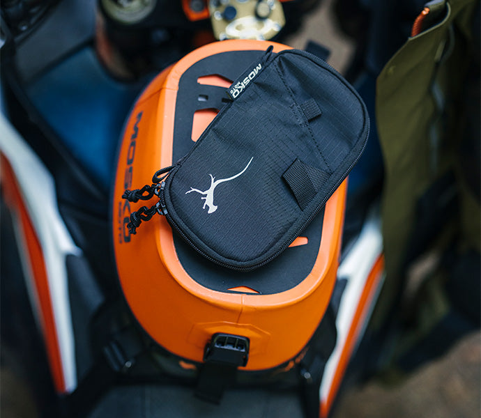 An application scenario or product detail of moto pouch - Image 19