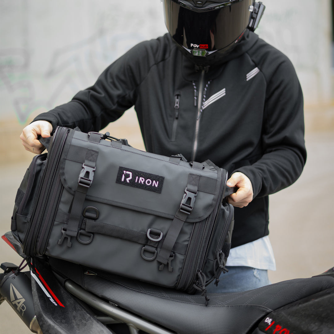 An application scenario or product detail of moto tail bag - Image 12