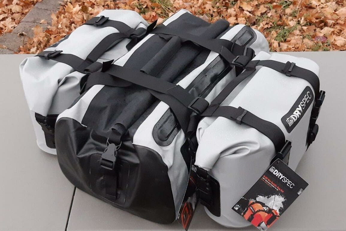 An application scenario or product detail of motorcycle dry bag - Image 4