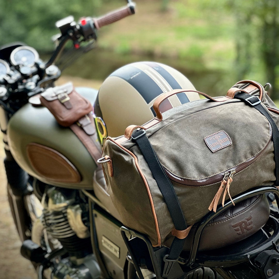 An application scenario or product detail of motorcycle duffel bag - Image 10