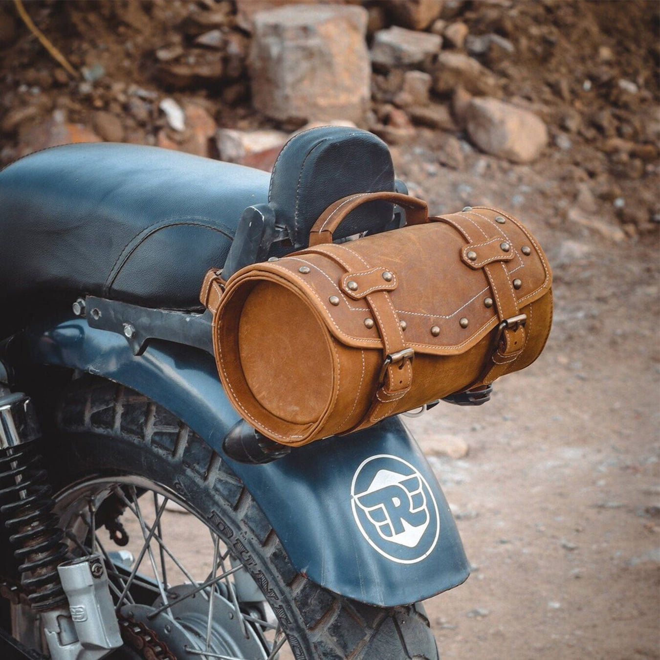 An application scenario or product detail of motorcycle gear bags - Image 7